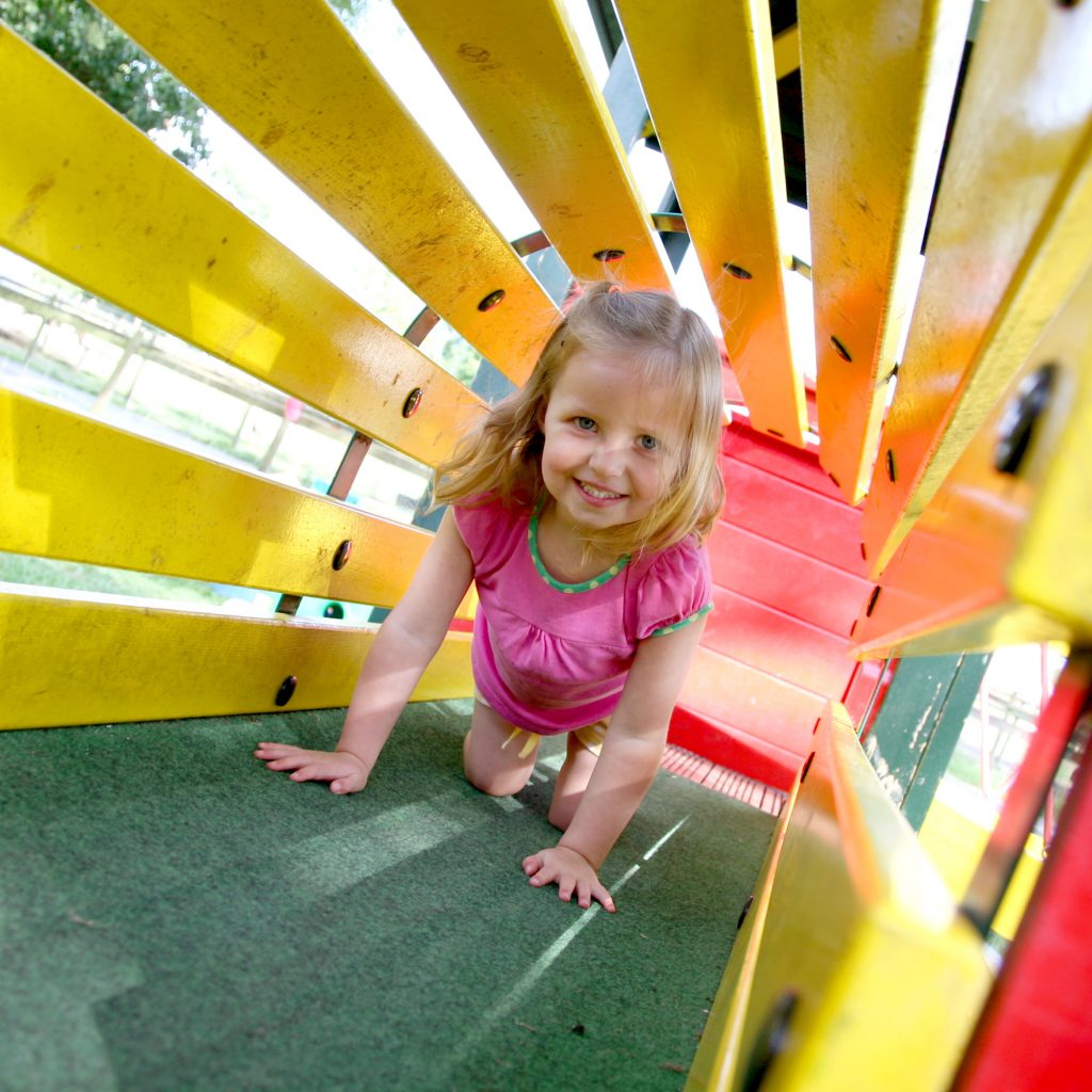 bimba-gioco-tunnel-.jpg